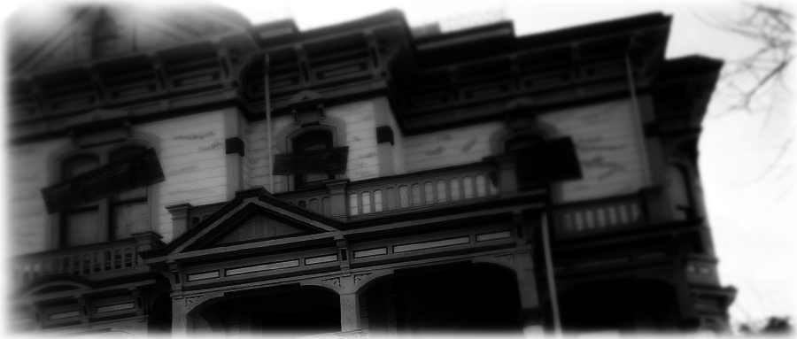 Haunted-looking mansion in Puyallup, WA